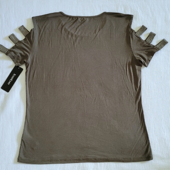 bebe Ivy Green💚 Top w/Cutout✂️ Sleeve Detail-NWT - Picture 13 of 14